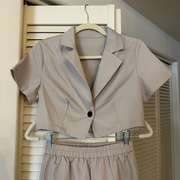 Khaki - Short Sleeve Collared Crop Top & Joggers Set - S - Picture 2 of 7